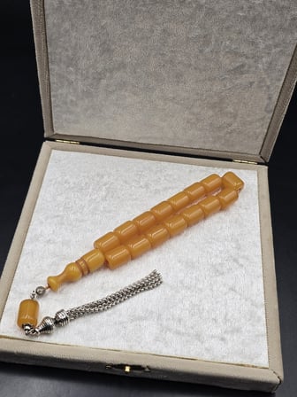 Osmanlı Benzetme Çubuk Sıkma Kehribar Tespih Efe Boy 17 Habbe 11x14 mm Bal Sarısı No:6