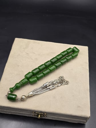 Osmanlı Benzetme Çubuk Sıkma Kehribar Tespih Efe Boy 17 Habbe 11x14 mm Yeşil