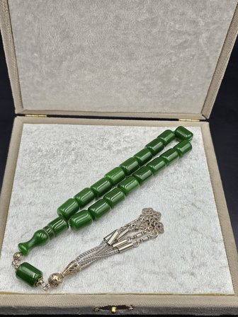 Osmanlı Benzetme Çubuk Sıkma Kehribar Tespih Efe Boy 17 Habbe 11x14 mm Yeşil