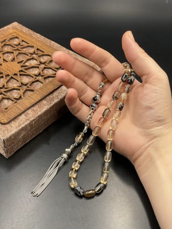 Onurlu Tesbihane Sıkma Kehribar Tesbih 7x11 mm Bal Duman Geçişli Erkek Tesbihi