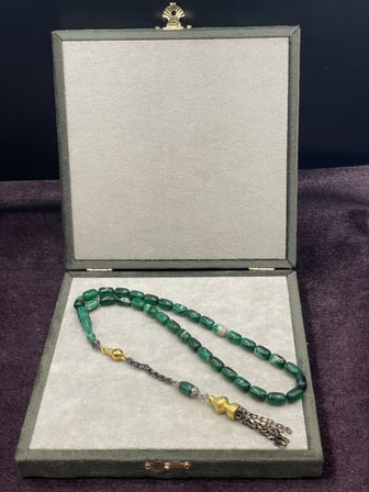 Gold Renkli Alpaka Aksamlı Sıkma Kehribar Tesbih (Yeşil Tonları, 7x11 mm)