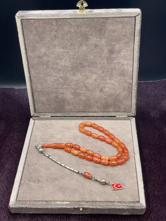 Türk Bayrağı Uçlu Turuncu Sıkma Kehribar Tesbih (7x11 mm)