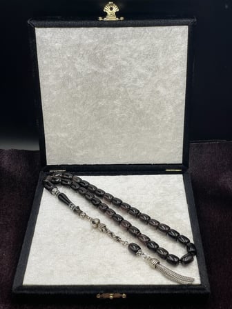 Alpaka Nakkaş İmameli Siyah-Gri Sıkma Kehribar Tesbih (9x11 mm)