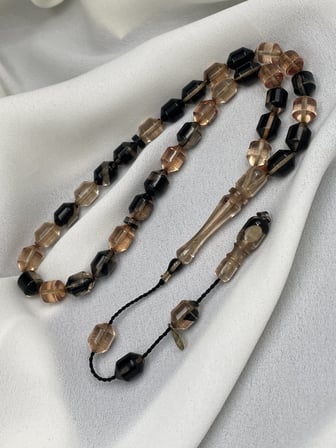Ayhan Turan İmzalı El Boy Kapsül Siyah-Şampanya Sıkma Kehribar Tesbih (7x10 mm)