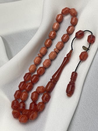 Ayhan Turan İmzalı El Boy Kapsül Kiremit Kırmızısı Sıkma Kehribar Tesbih (7x10 mm)