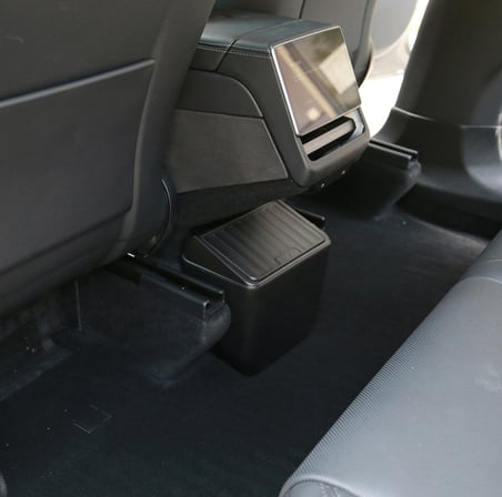 TESLA MODEL Y JUNİPER STANDART İÇİN UYUMLU ARKA KOLTUK ORTA KAPAKLI SAKLAMA KUTUSU SİYAH