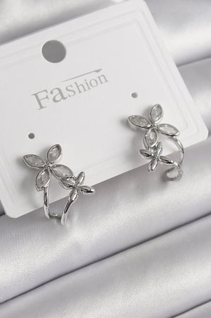 Pirinç Gümüş Renk Zirkon Taşlı 2'Li Çiçek Model Kadın Küpe 5886
