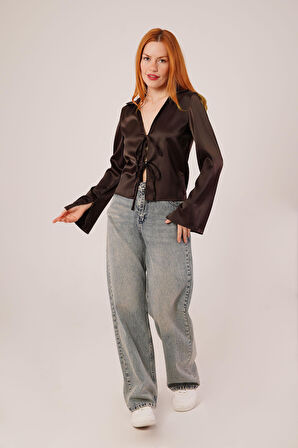 Önden Bağlama Detaylı Saten Kahverengi Bluz