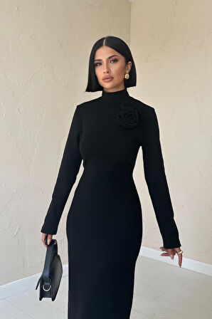 Siyah Omzu Güllü Düz Elbise