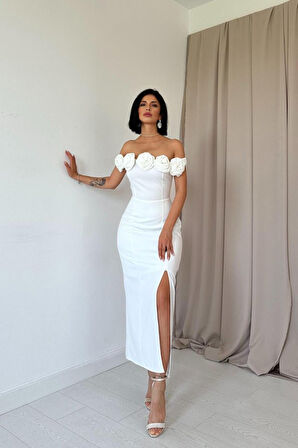 Beyaz Madonna Yaka Güllü Elbise