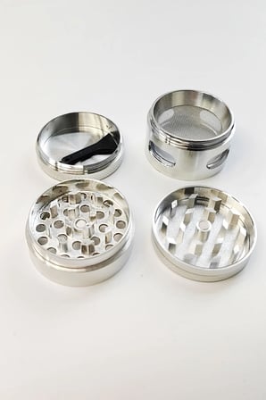 Mini Boy 40 mm Herbal Öğütücü Parçalayıcı, Hafif ve Pratik Kullanım