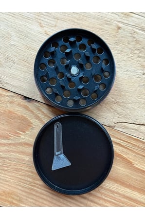 4 Katlı Metal Öğütücü, Mıknatıslı, Yapışmaz, 50mm, Çok Fonksiyonlu