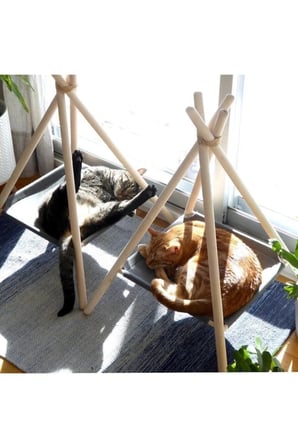 Konforlu ve şık Bordo Kedi Evi, Yatağı ve Barınağı