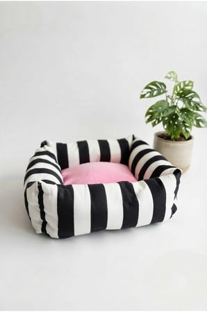 Yumuşak Kare Zebra Desenli Köpek ve Kedi Yatağı, Konfor ve Şıklık