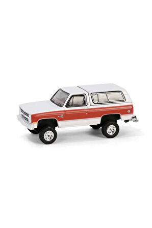 Kız Çocuk Oyuncak Greenlight 1/64 All-Terrain Series 16- 1984 Chevrolet K5 Blaze