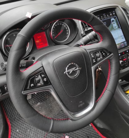 Opel Insignia Araca Özel Direksiyon Kılıfı(Kırmızı Yüzüklü)