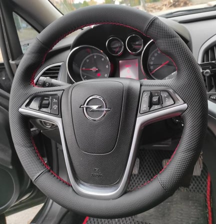 Opel Insignia Araca Özel Direksiyon Kılıfı(Kırmızı Yüzüklü)