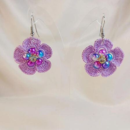 Crystal Atelier El Yapımı Örgü Çiçek Küpe, İp Küpe, Etnik Otantik Sallantılı Çiçek Küpe, Ebruli İnci Küpe, İncili Küpe, Barok İnci Küpe, Kadın Küpe, Beyoğlu Taşlı Çiçek Küpe, Vintage Taşlı Çiçek Küpe