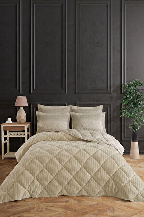 King Size (Battal Boy) Striped Jakarlı Wellsoft Yorgan + 2 Volanlı Yastık Kılıfı