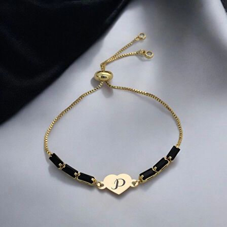 Göz Alıcı ve Şık Siyah Taşlı Kalp Figürlü 14 Ayar Altın Plakalı P Harfli Bileklik