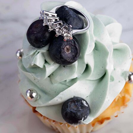 Pırlanta Beştaş Yüzük