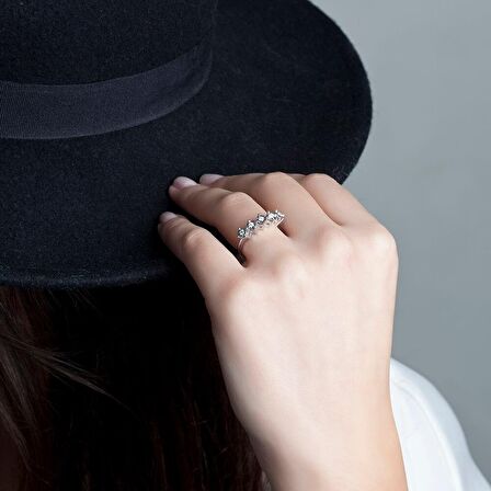 Pırlanta Beştaş Yüzük