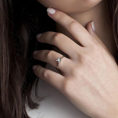 Pırlanta Tektaş Yüzük