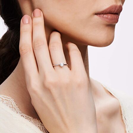 Pırlanta Tektaş Yüzük