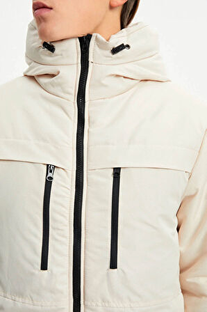 İçi Astarlı Su ve Rüzgar Geçirmez Cepli Kapüşonlu Erkek Mont