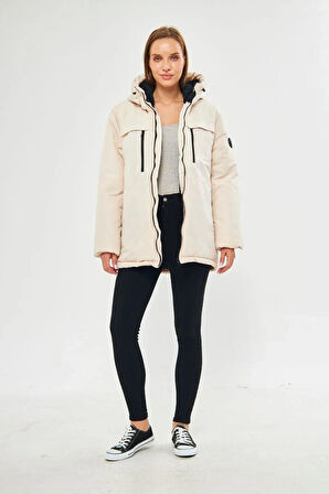 İçi Astarlı Su ve Rüzgar Geçirmez Cepli Kapüşonlu Kadın Mont