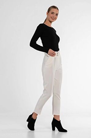 Kemerli Beyaz Bilek Kadın Pantolon