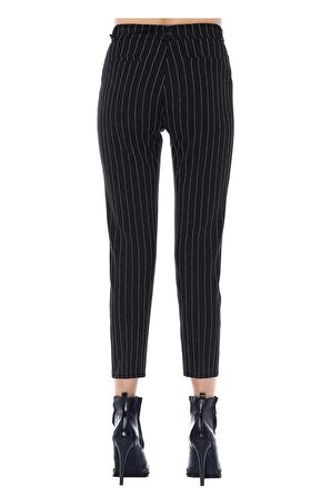 Kuşaklı Beyaz Çizgili Siyah Bilek Kadın Pantolon