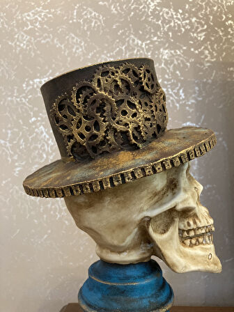 Şapkalı Kaideli Kuru Kafa