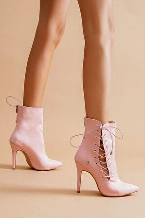 Kadın Bağcıklı Topuklu Kısa Bot Saten Görünümlü İnce Topuklu Şık Ayakkabı