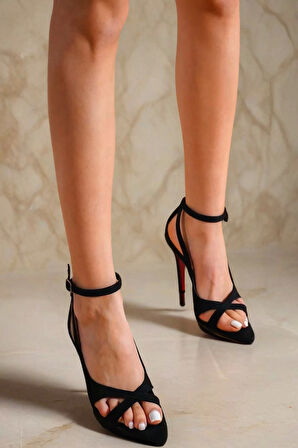 Kadın Bilekten Bağlamalı Sivri Burun Zarif Topuklu Ayakkabı Şık Kombinler İçin