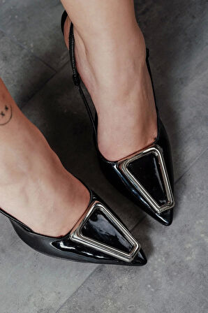 Şık Tasarım Özel Tokalı İnce Topuklu Ayakkabı Şık ve Zarif Abiye Ayakkabı