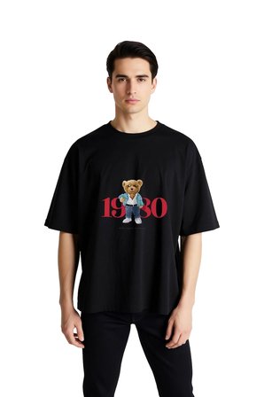 Erkek Oversize Tişört %100 Pamuk Retro Grafik Baskılı Ayı Desenli Rahat Kesim Günlük Giyim Modern