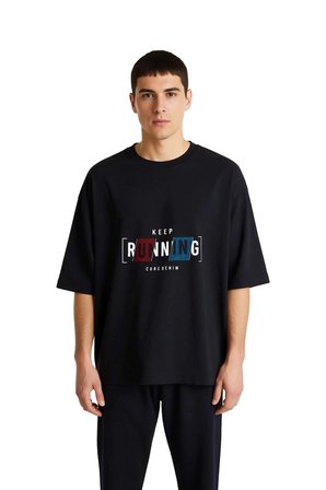 Koşmaya Devam Et Fitness Motivasyon Baskılı Erkek Oversize Tişört