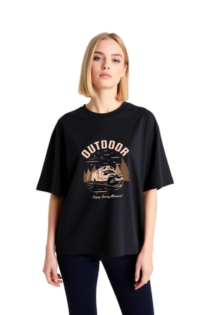 Her Anı Yaşa Dışarıda Macera Baskılı Kadın Oversize Tişört