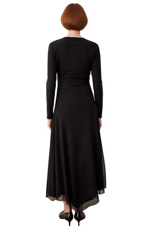 Kadın Siyah Bodycon Kayık Yaka Uzun Kollu Astarlı Maxi Boy Asimetrik Tül Detaylı Örme Elbise
