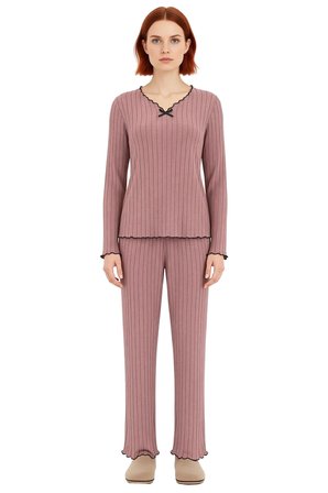 Kadın Fitilli Örme V Yaka Pijama Takımı Baby Overlok Detaylı Fonksiyonel Dayanıklı Estetik