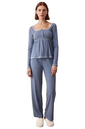 Kadın Melanj Kare Yaka Dantel Detaylı Pijama Takımı Fonksiyonel Dayanıklı Kaliteli Estetik