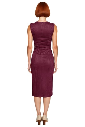 Kadınlara Özel Smart Bodycon Süet Dokuma Midi Elbise Kolsuz Şık Tasarımıyla Gündüzden Geceye.