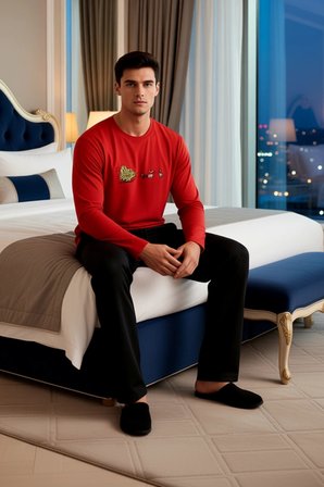 Erkek Yılbaşı Temalı Bisiklet Yaka Pijama Takımı Fonksiyonel Dayanıklı Kaliteli Konforlu Şık