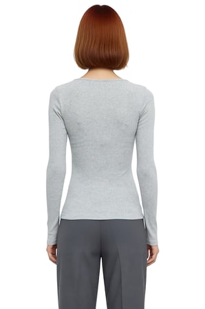 Kadın Fitted Vücuda Oturan Esnek Örme Bluz Havuz Yaka Standart Kol Çıtçıt Detaylı Kışlık Casual
