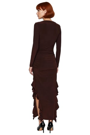 Kadın Bodycon Kayık Yaka Eteği Fırfırlı Uzun Kollu Maxi Boy Örme Elbise Şık Ve Zarif Görünüm