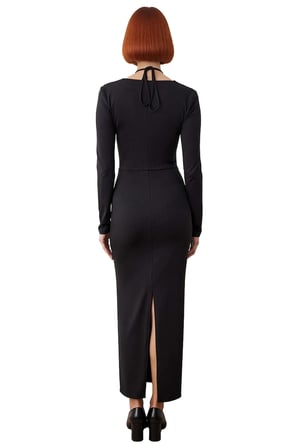 Kadın Bodycon Kesim Uzun Kollu Maxi Abiye Elbise Bağlama Detaylı Kare Yaka İle Şıklık Sunar