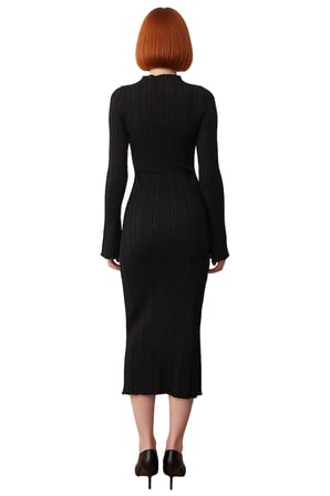 Kadın Bodycon Kesim Dik Yaka Uzun Kol Maxi Triko Elbise Kış Aylarında Şık ve Rahat Bir Tarz Sunar