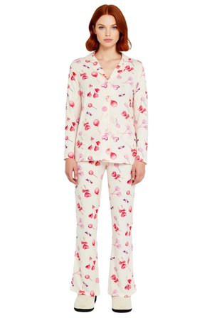 Kadın Kalp Desenli Pijama Takımı Fonksiyonel Dayanıklı Kaliteli Konforlu Estetik Premium Şık