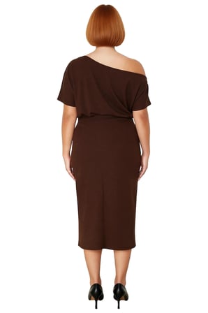 Kadın Asimetrik Yaka Bodycon Midi Elbise Şık Modern Düz Tasarım İlkbahar Sonbahar Davetleri İçin